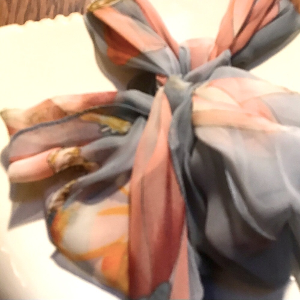 𝅺one in stock NEW! Chiffon Scarf - Picture 4 of 6